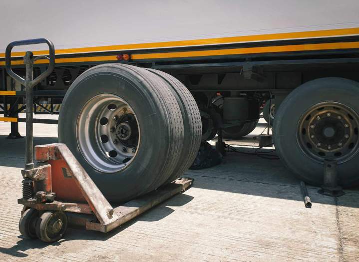 Heavy duty truck repair in Mississauga